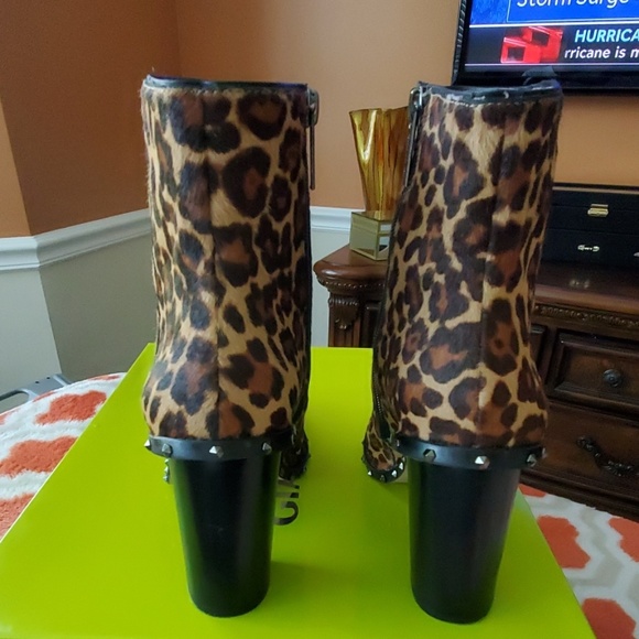 Gianni Bini Boots - Picture 4 of 7